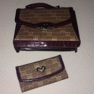 Shoulder bag with matching wallet